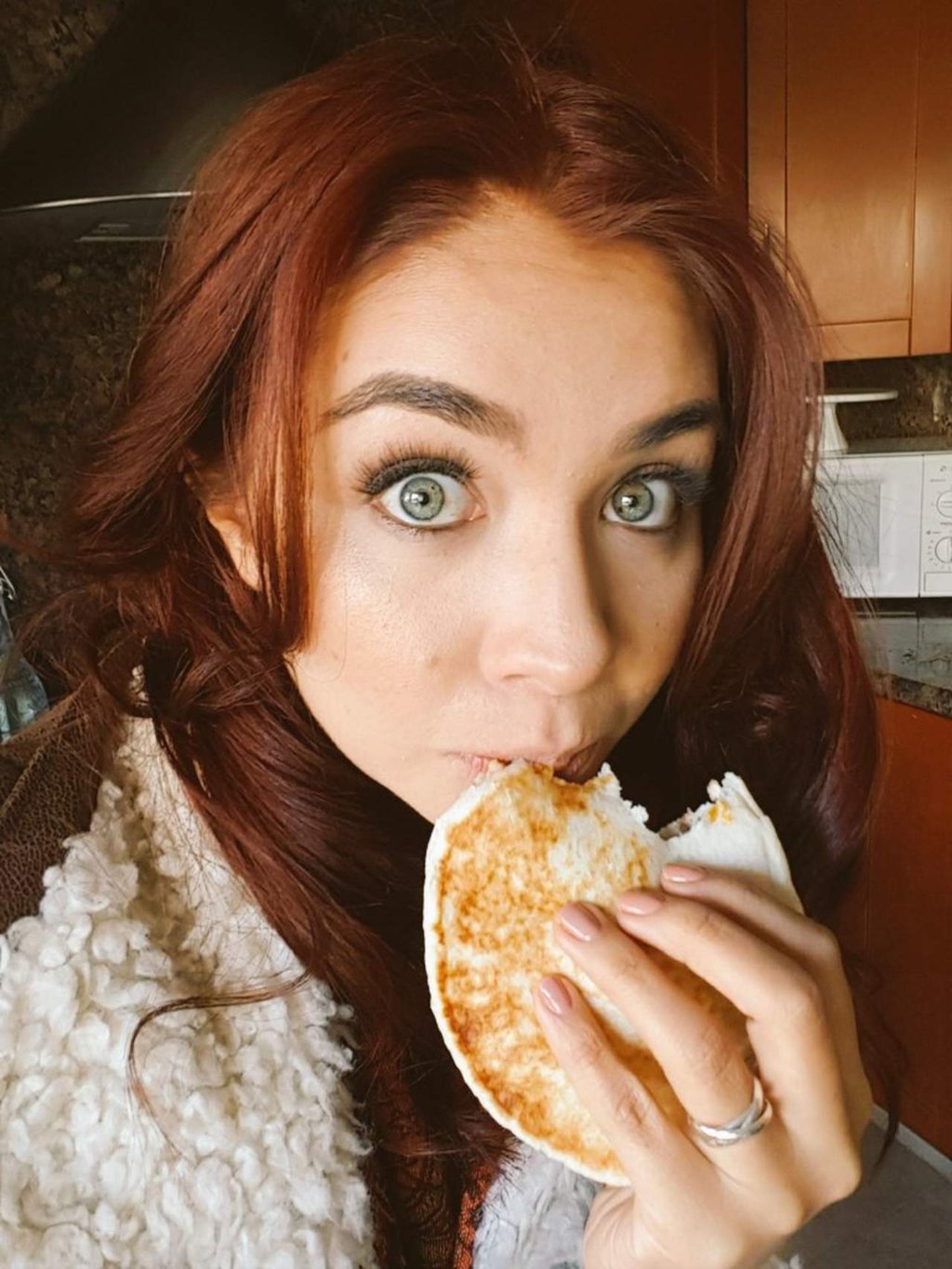 Daniela Luján come gorditas en Torreón