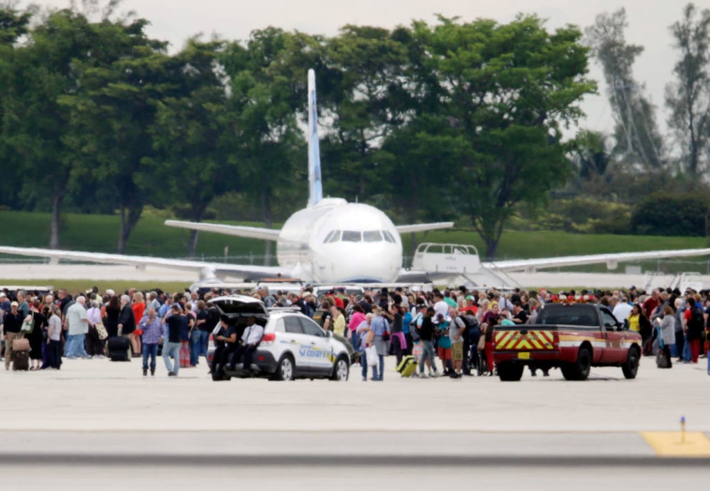 Reportan cinco muertos tras tiroteo en aeropuerto de Florida