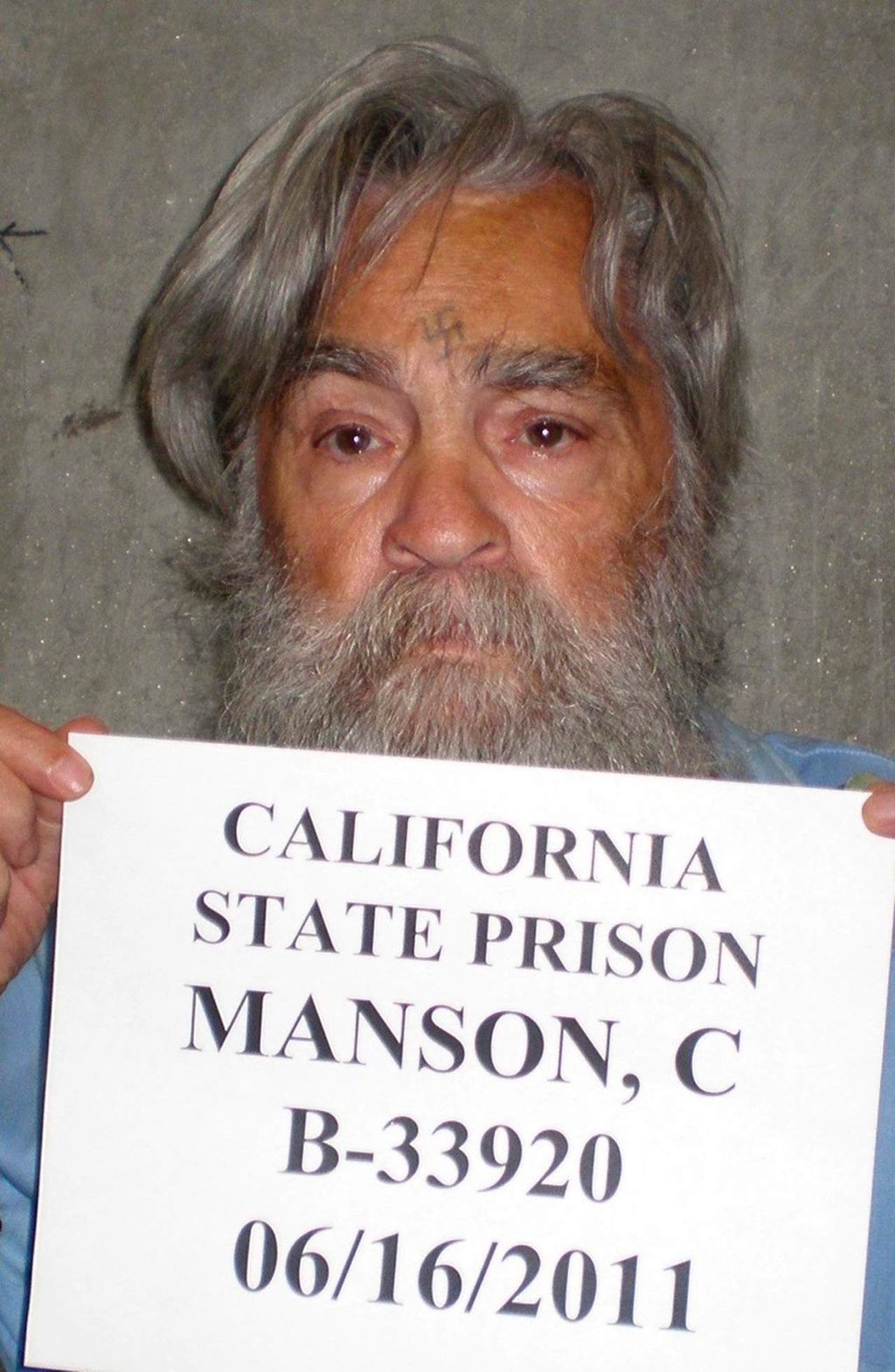 Manson regresa a prisión tras ser hospitalizado en California