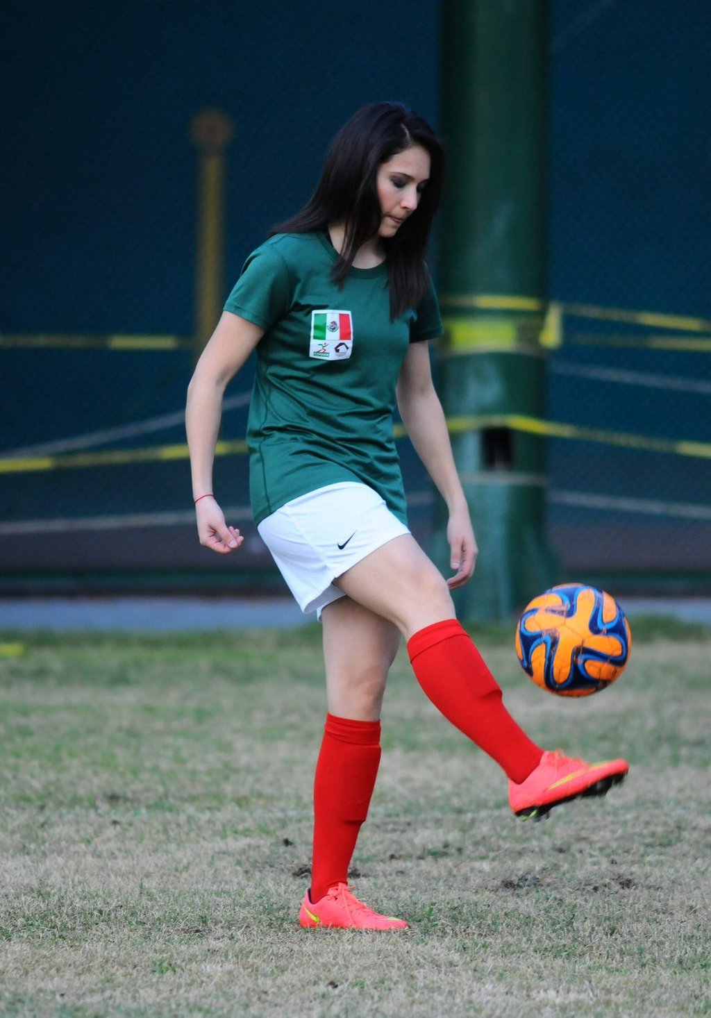 Impartirá Desireé Monsiváis clínica máster de futbol