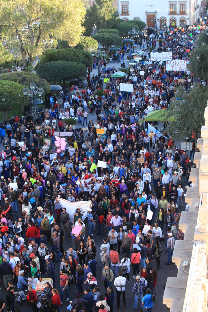 Anuncian una mega protesta contra EPN