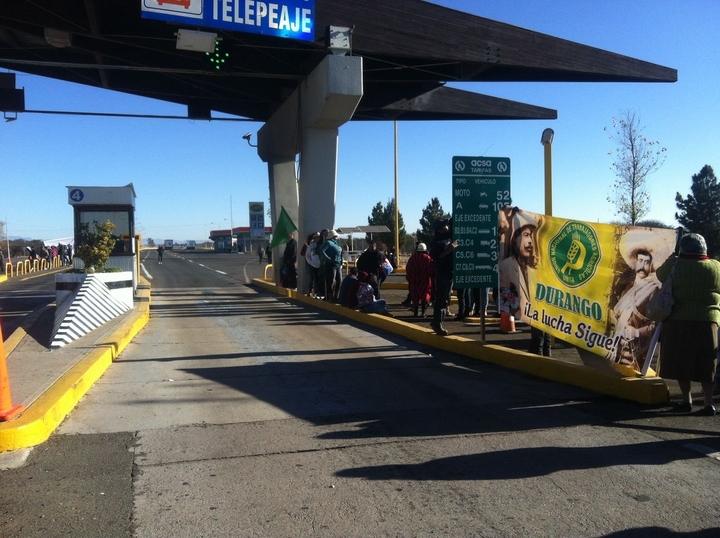 Bloquean por dos horas la Carretera 45