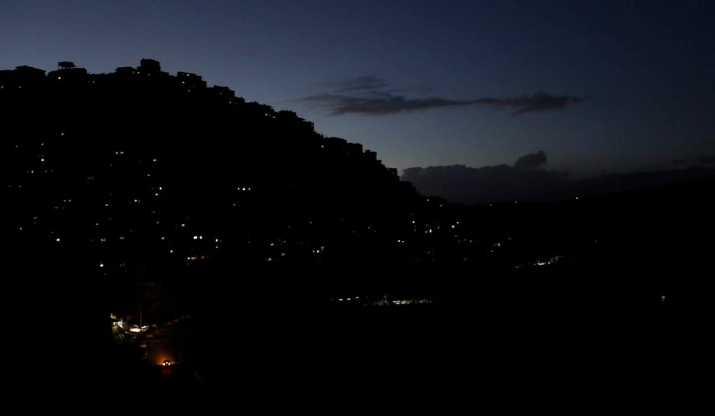 Sin luz millones de casas en Francia tras temporal