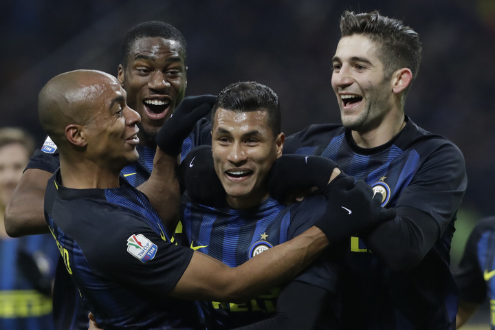 Inter elimina al Bolonia en Copa