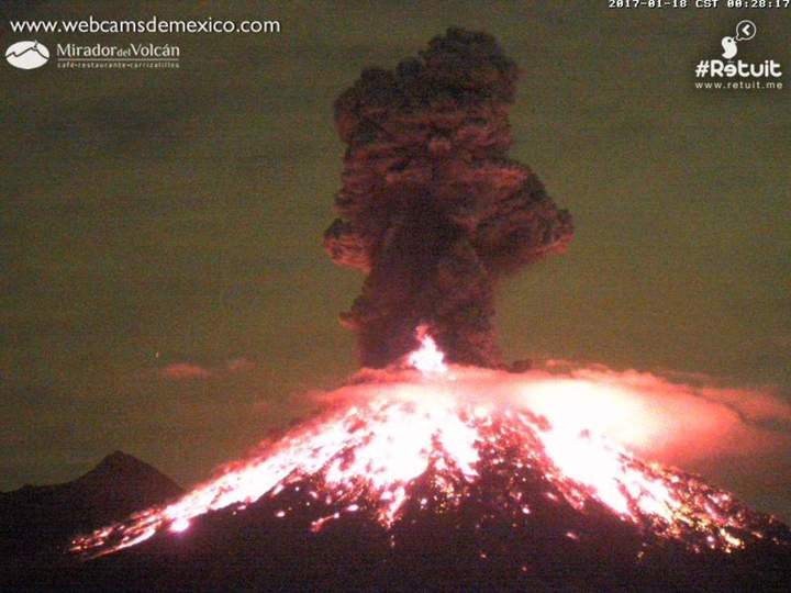Registra volcán de Colima fuerte explosión