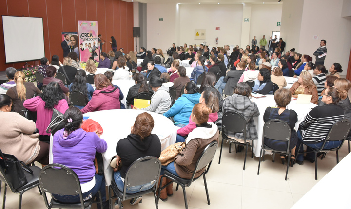 Capacitan en Gómez Palacio a mujeres emprendedoras