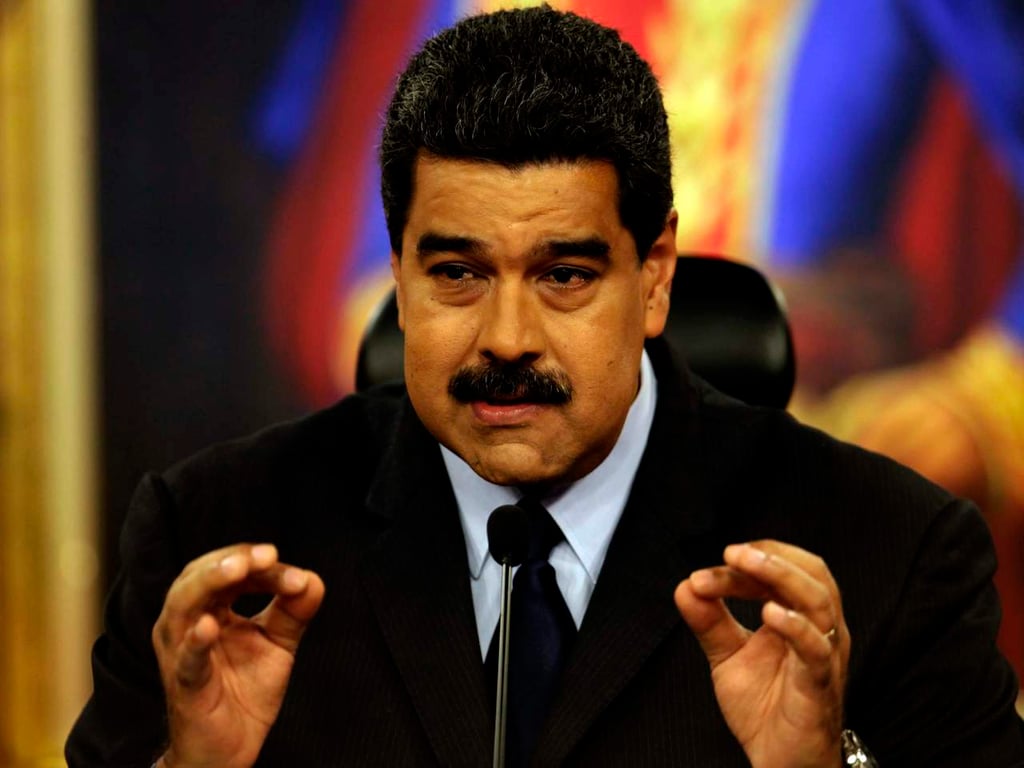 Se reúne Maduro con mediadores de mesa de diálogo
