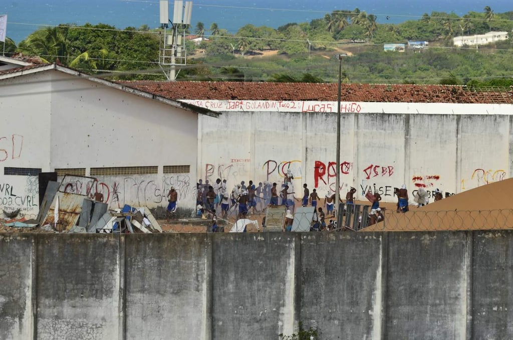 Sigue violencia en penal brasileño donde murieron 26