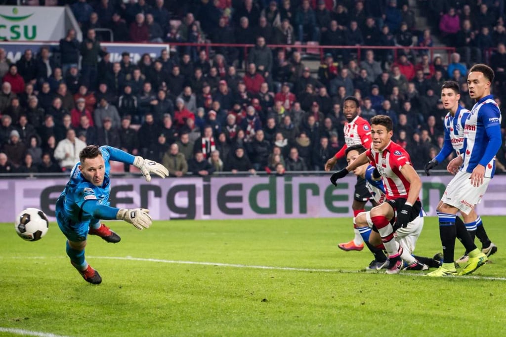 Anota Moreno en victoria del PSV