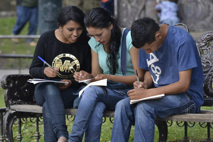 Ofrecen 200 mil becas para estudiar inglés