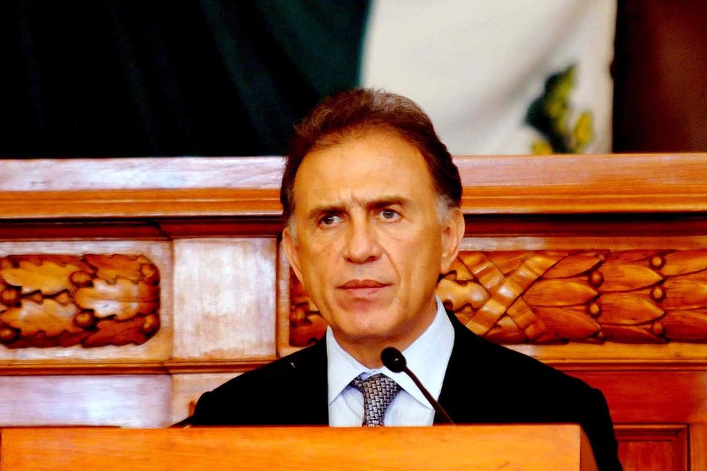 Pide Yunes Linares pagar deuda 42 mil mdp de Veracruz a 50 años