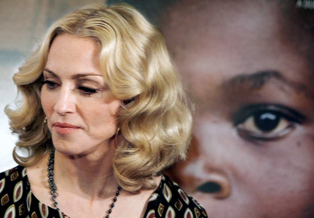 Busca Madonna adoptar otros 2 niños en Malaui