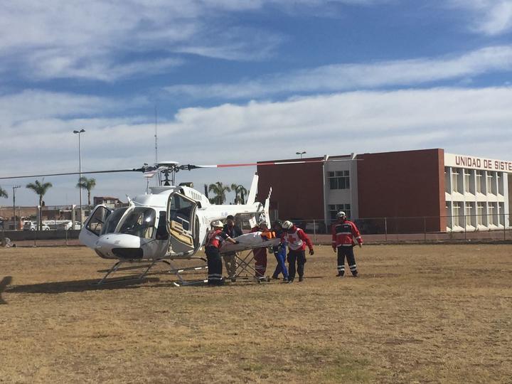 Helicóptero aterriza en ITD por embarazada con complicaciones