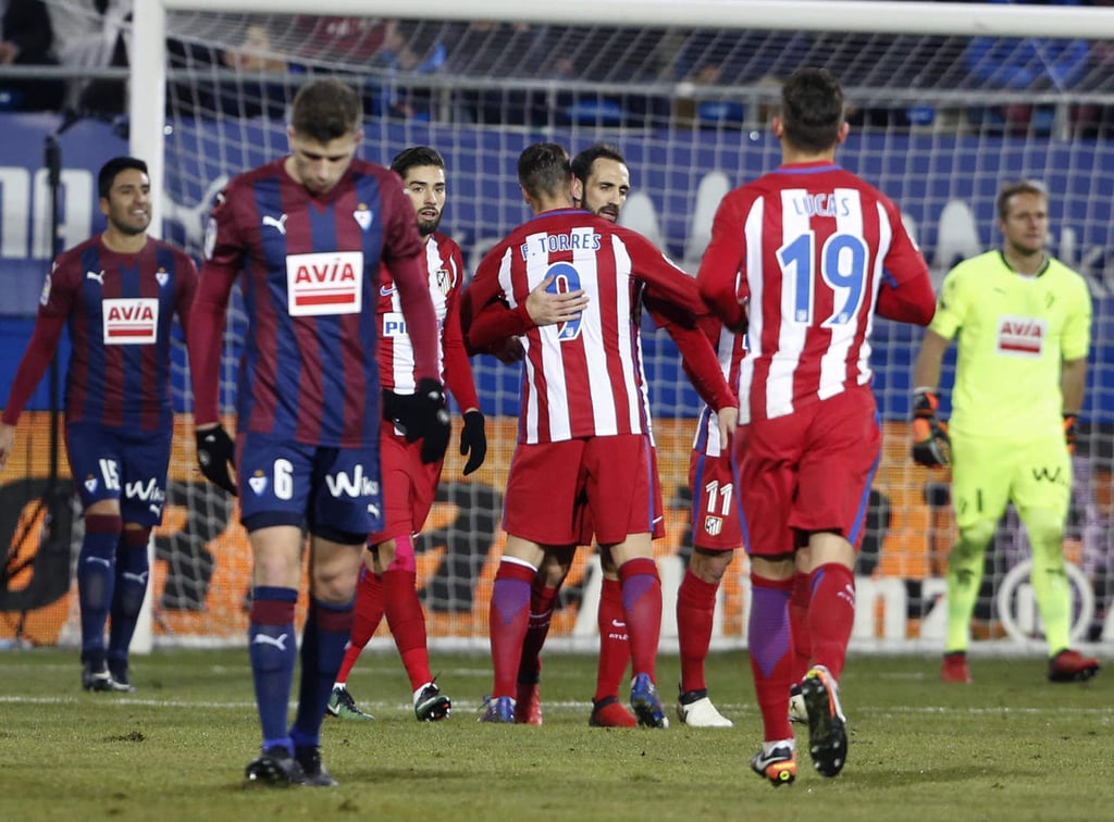 Atlético empata y avanza a semis de Copa del Rey
