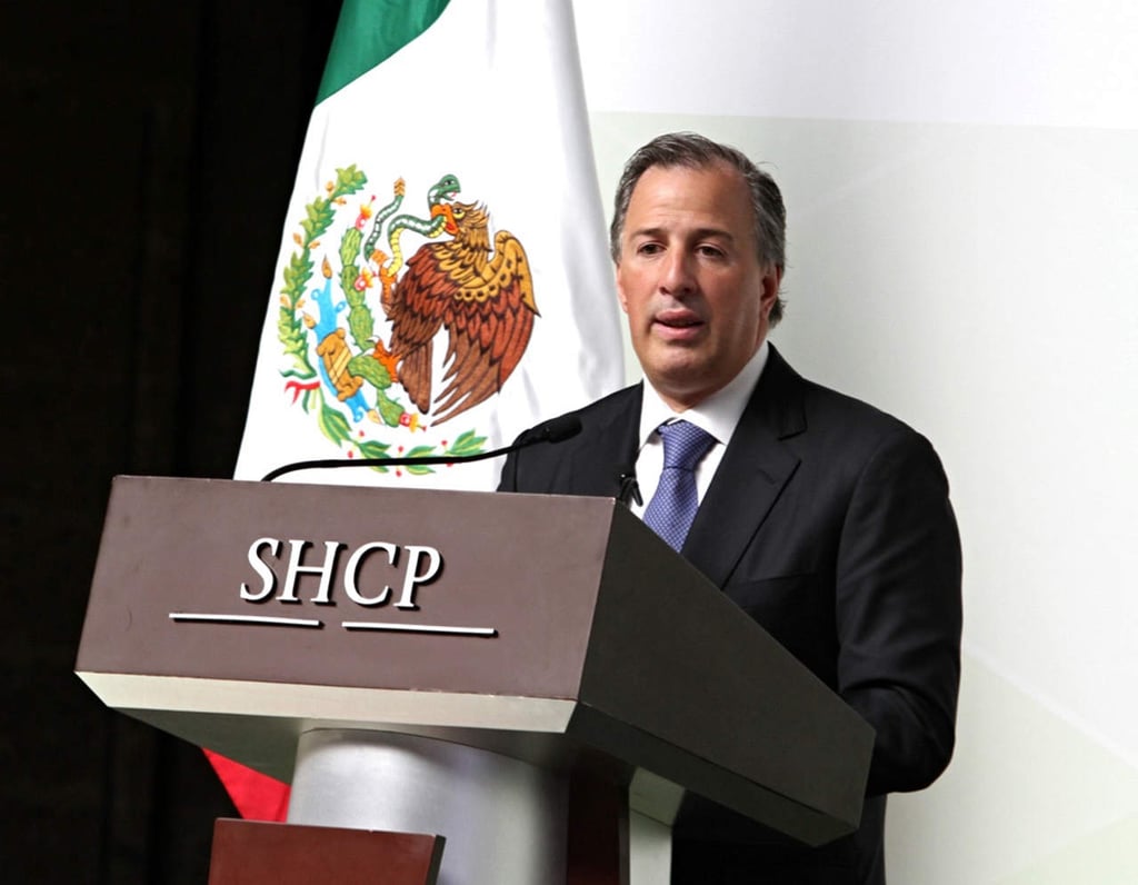 Habrá recursos necesarios para defender a mexicanos en EU: SHCP