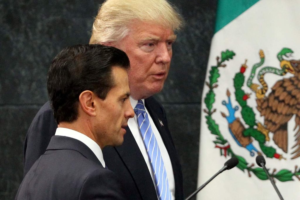 Trump y Peña Nieto conversan por teléfono sobre el muro