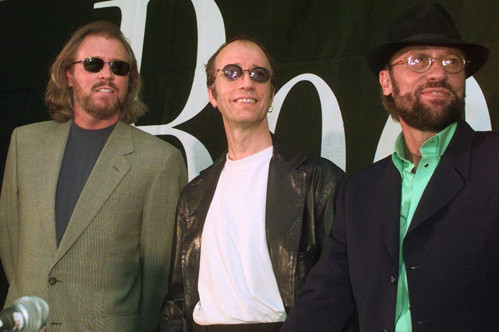 Rendiran homenaje a The Bee Gees en los Grammy
