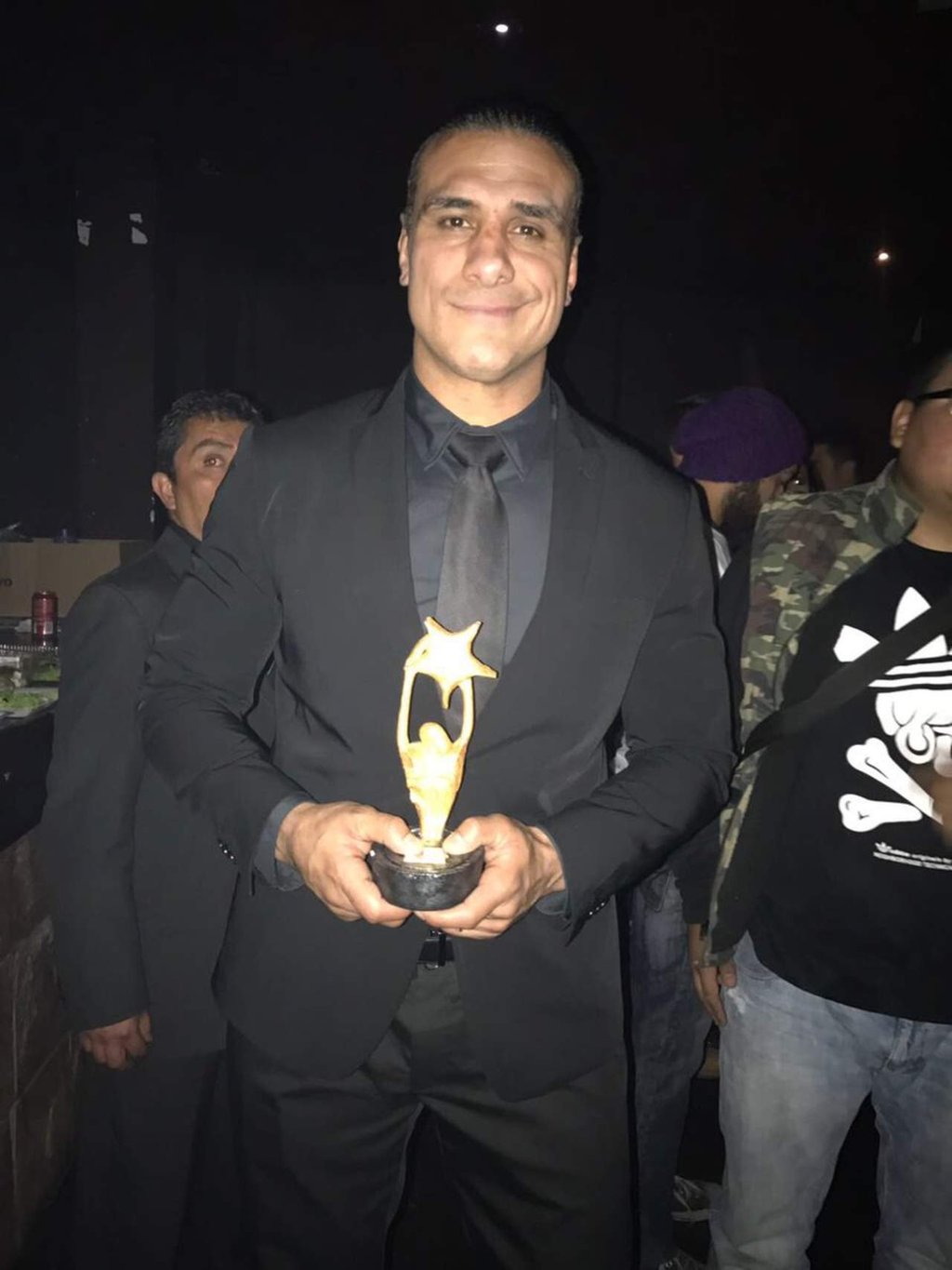 Luchador 'El Patrón' es nombrado 'Personaje del Año'