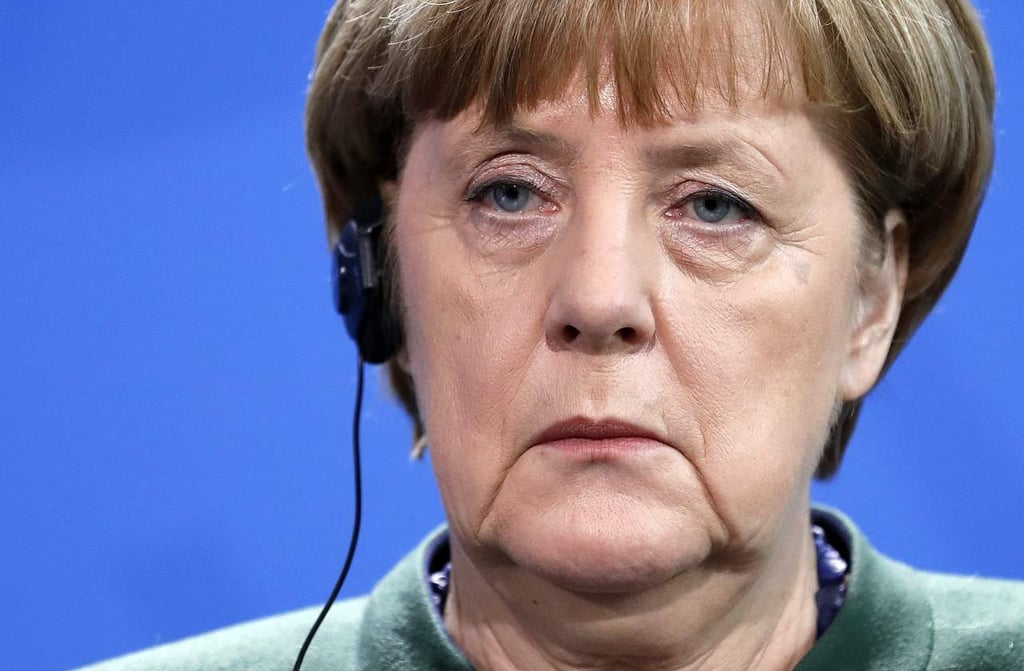 Analiza Merkel situación de afectados por veto de Trump