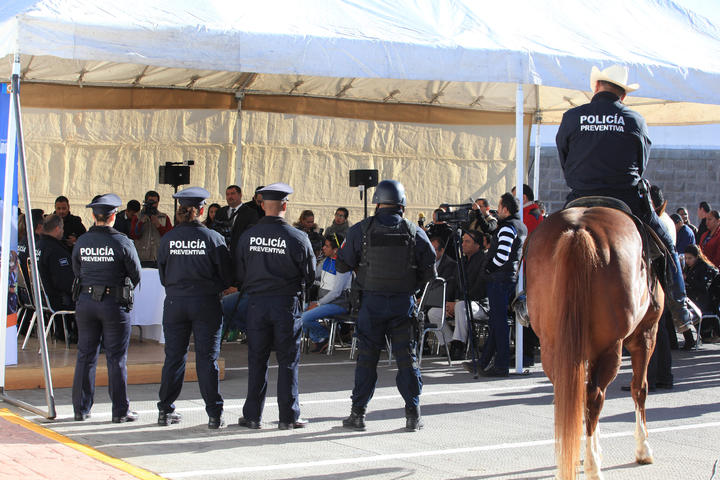 Lanzan convocatoria para reclutar policías en Durango