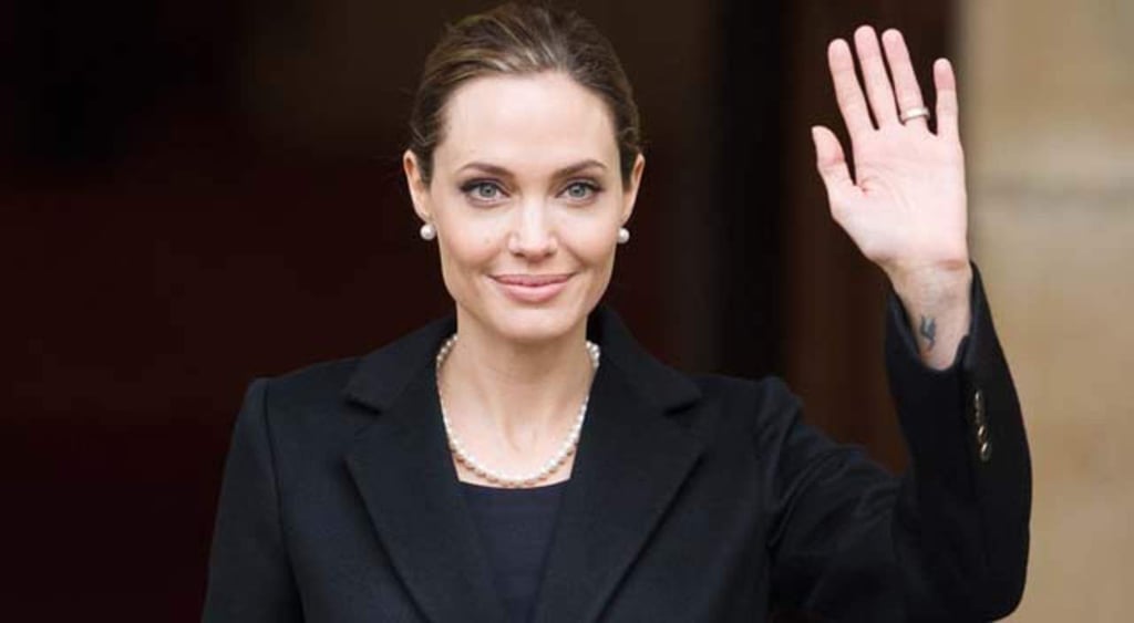 Condena medida de Trump contra migrantes Angelina Jolie