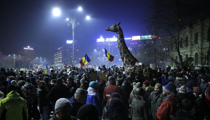 Protestan miles en Rumania