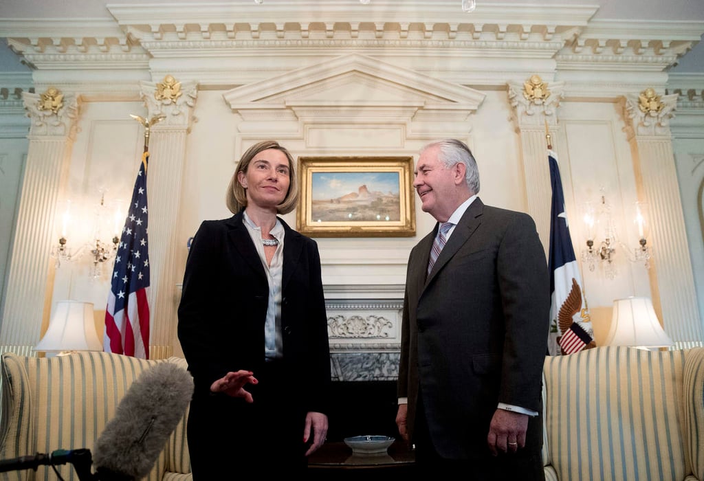 Comprementen Tillerson y Mogherini relación duradera entre EU y la UE