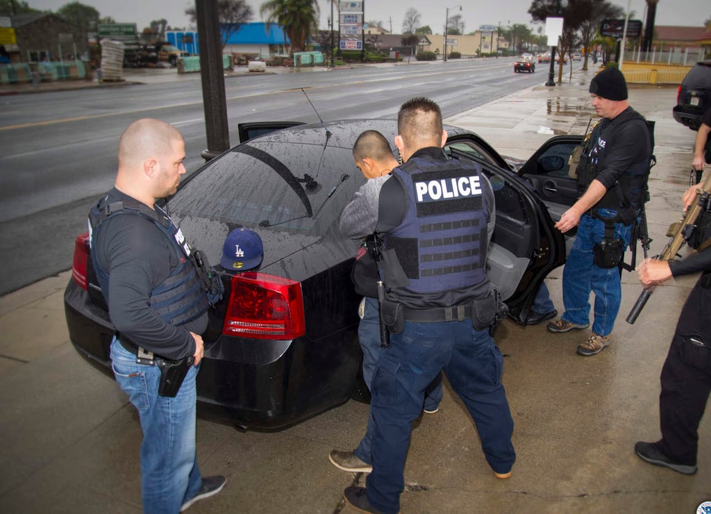 Critican arrestos a migrantes en California