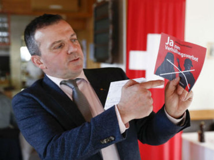 Suiza vota por facilitar ciudadanía