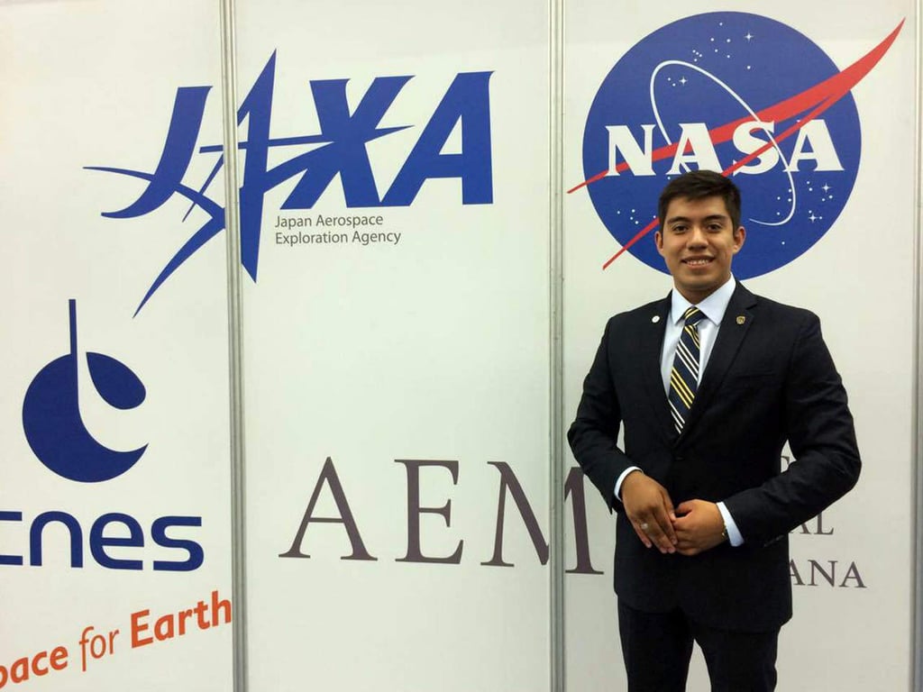Mexicano Yair Piña se prepara para viajar a Marte