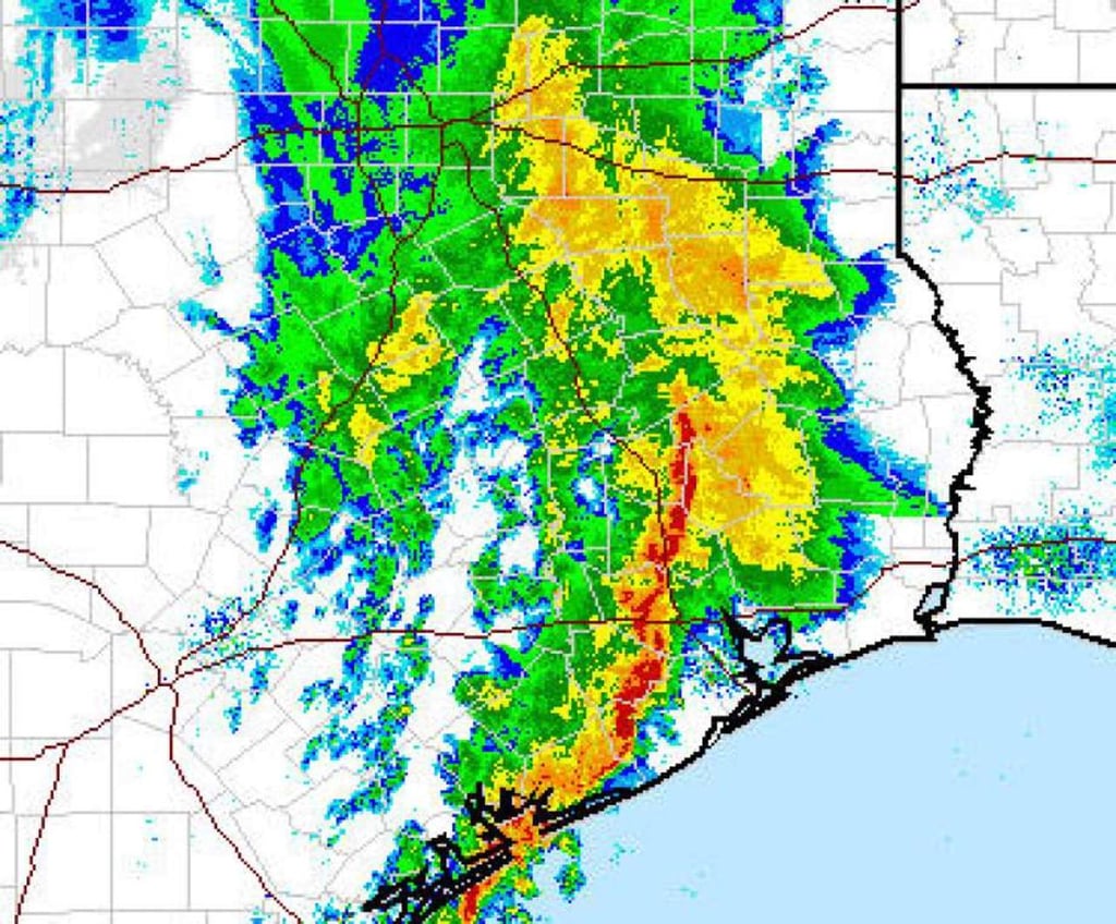 Confirman tornado en el suroeste de Houston