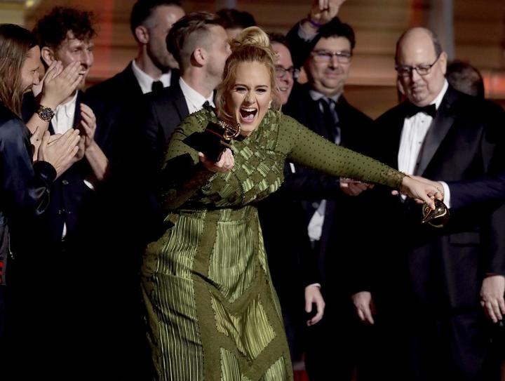 Adele steals all Grammys from Beyonce
