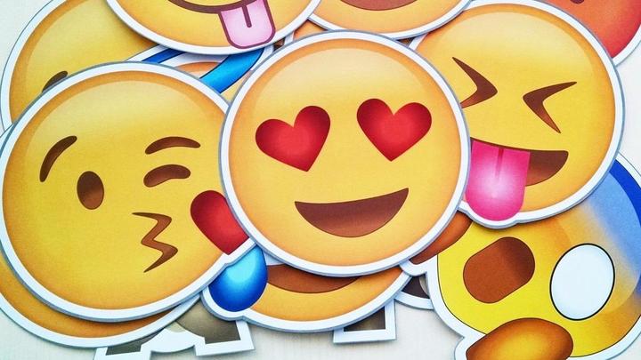 Emojis y su importancia en la comunicación digital