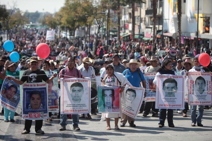 Se estanca el caso Ayotzinapa: Padres