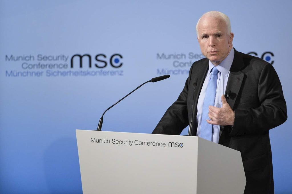 Dictadores empiezan reprimiendo a la prensa: McCain