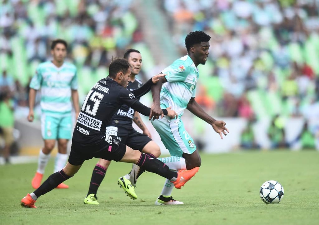 Santos gana en la primera mitad 2 goles a 1 contra León