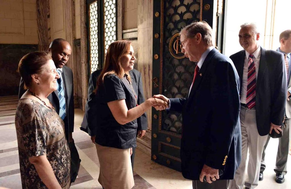 Senadores de EU visitan La Habana