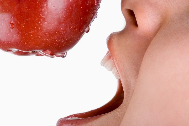 ¿Por qué comer una manzana al día te beneficia?