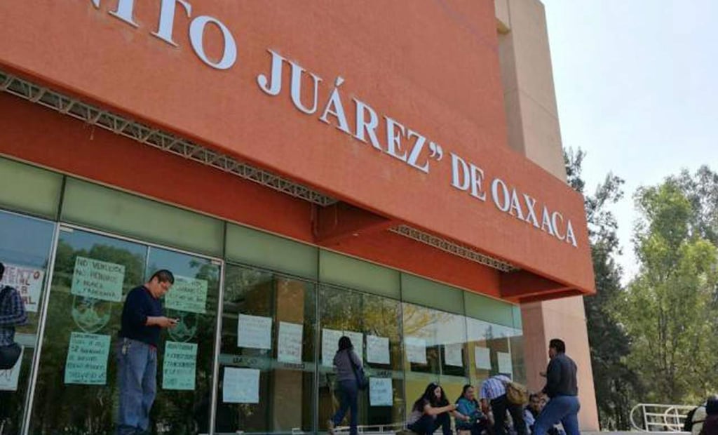 Sindicato se declara en huelga en universidad de Oaxaca