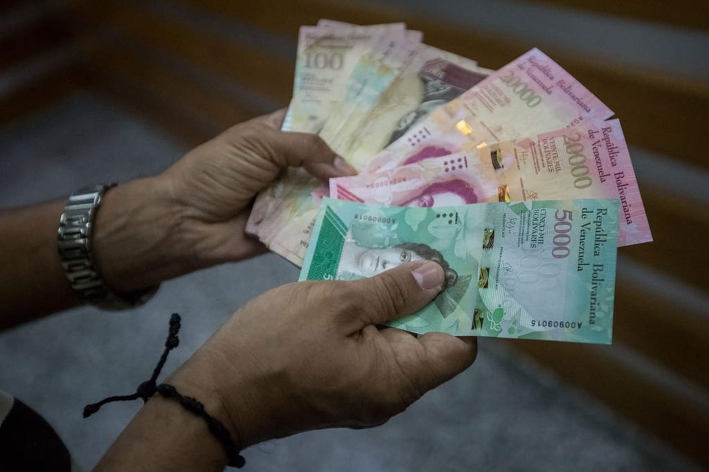 Completa Venezuela recepción de nuevos billetes