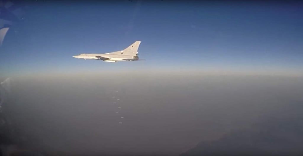 Aviación iraquí bombardea al EI en Siria