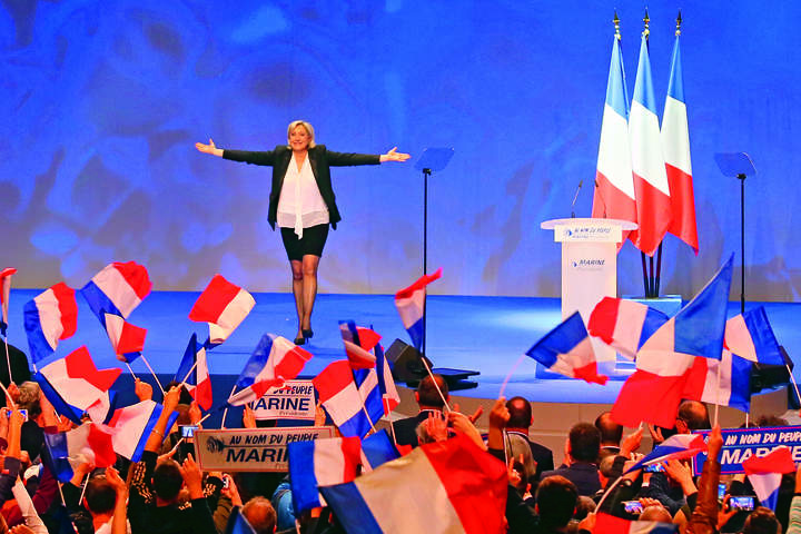 Marcan disturbios el mitin de Le Pen
