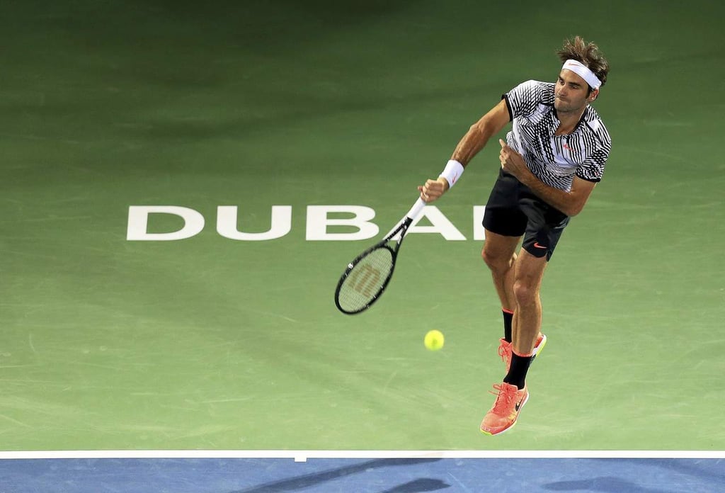 Roger Federer debuta con victoria en Dubai
