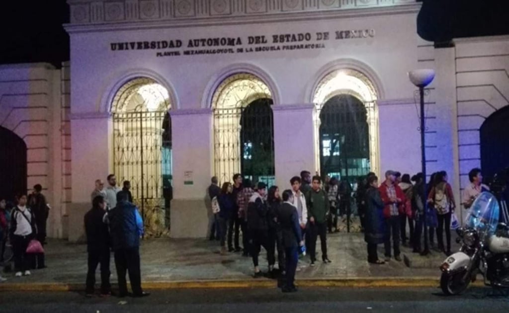 Hiere sujeto a alumnos de preparatoria de la UAEM
