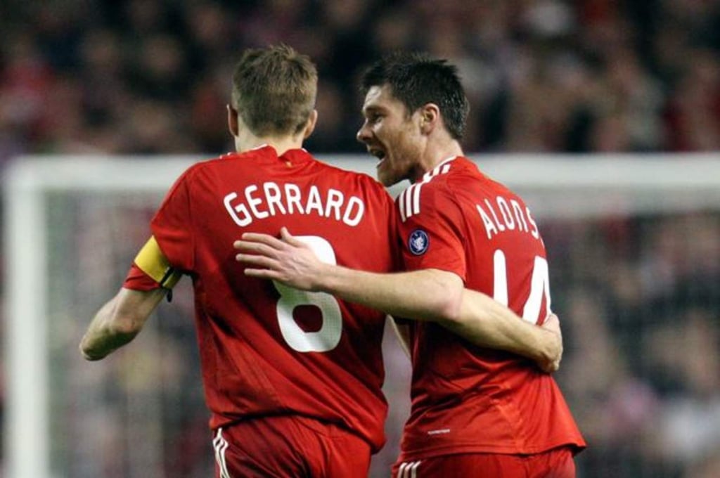 Gerrard se despide de la 'leyenda' Xabi Alonso