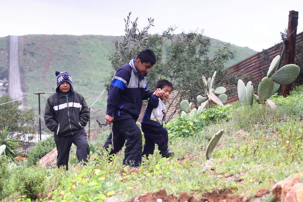 Baja arresto de migrantes menores en frontera Sonora-Arizona