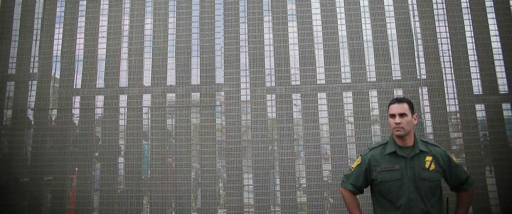 U.S. illegal immigration from Mexico down 40 percent