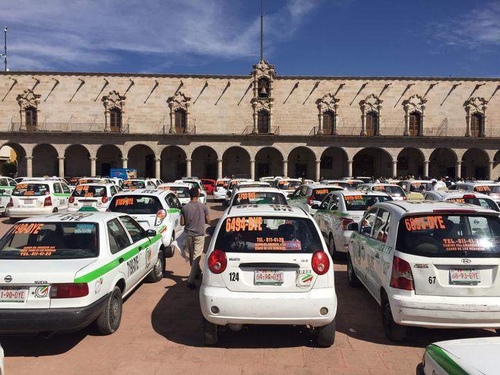 Taxistas ya se retiraron de la IV Centenario