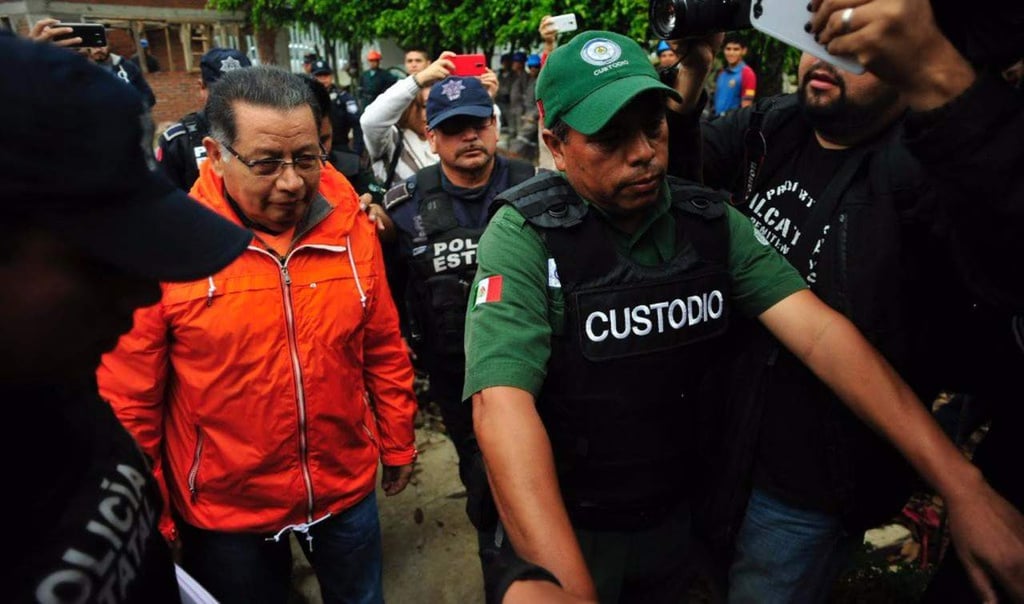 Trasladan a Flavino Ríos a hospital en Xalapa