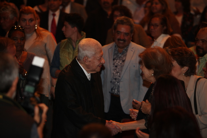 López Tarso se reencuentra con Durango